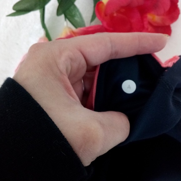 Lululemon capris - Picture 2 of 5